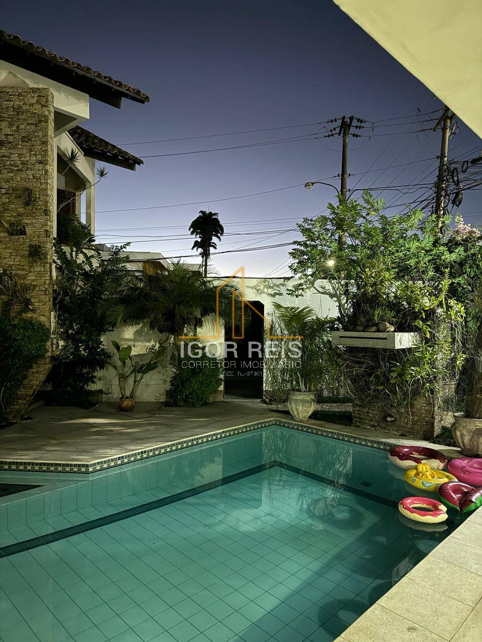 Casa de Condomínio à venda e aluguel com 4 quartos, 680m² - Foto 3