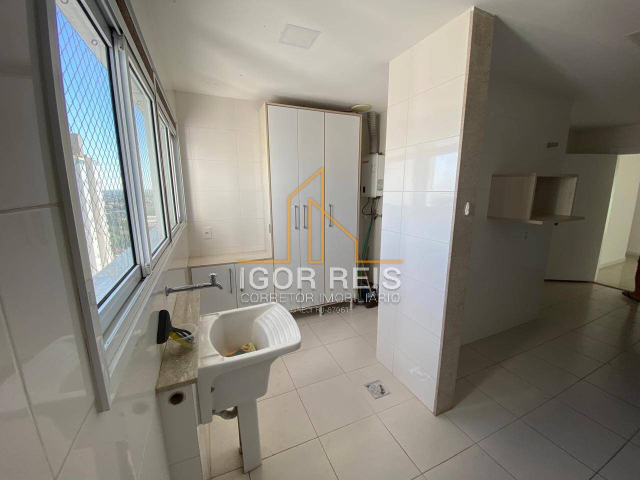 Apartamento para alugar com 3 quartos, 140m² - Foto 16