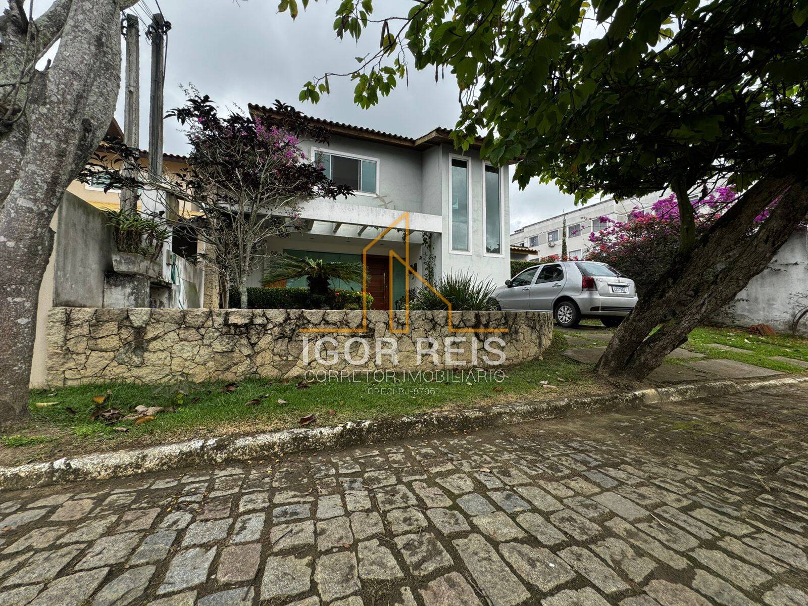 Casa Duplex 4 Quartos Sonho Dourado - Condomínio Clube - R$ 850mil