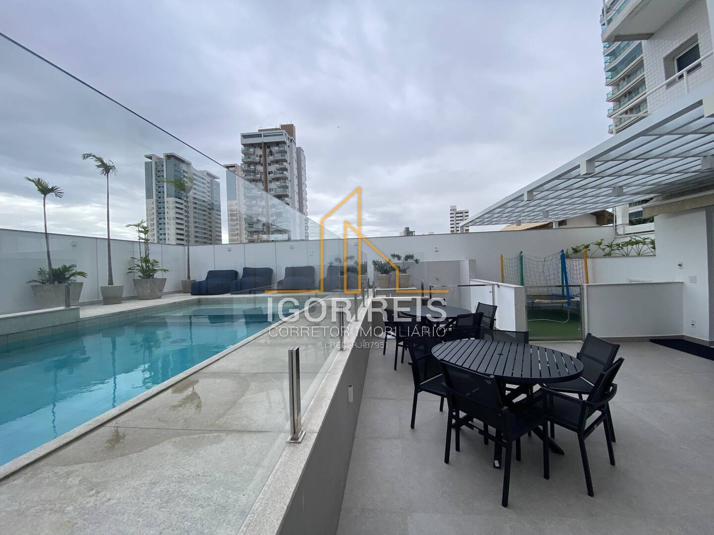 Apartamento para alugar com 3 quartos, 140m² - Foto 9
