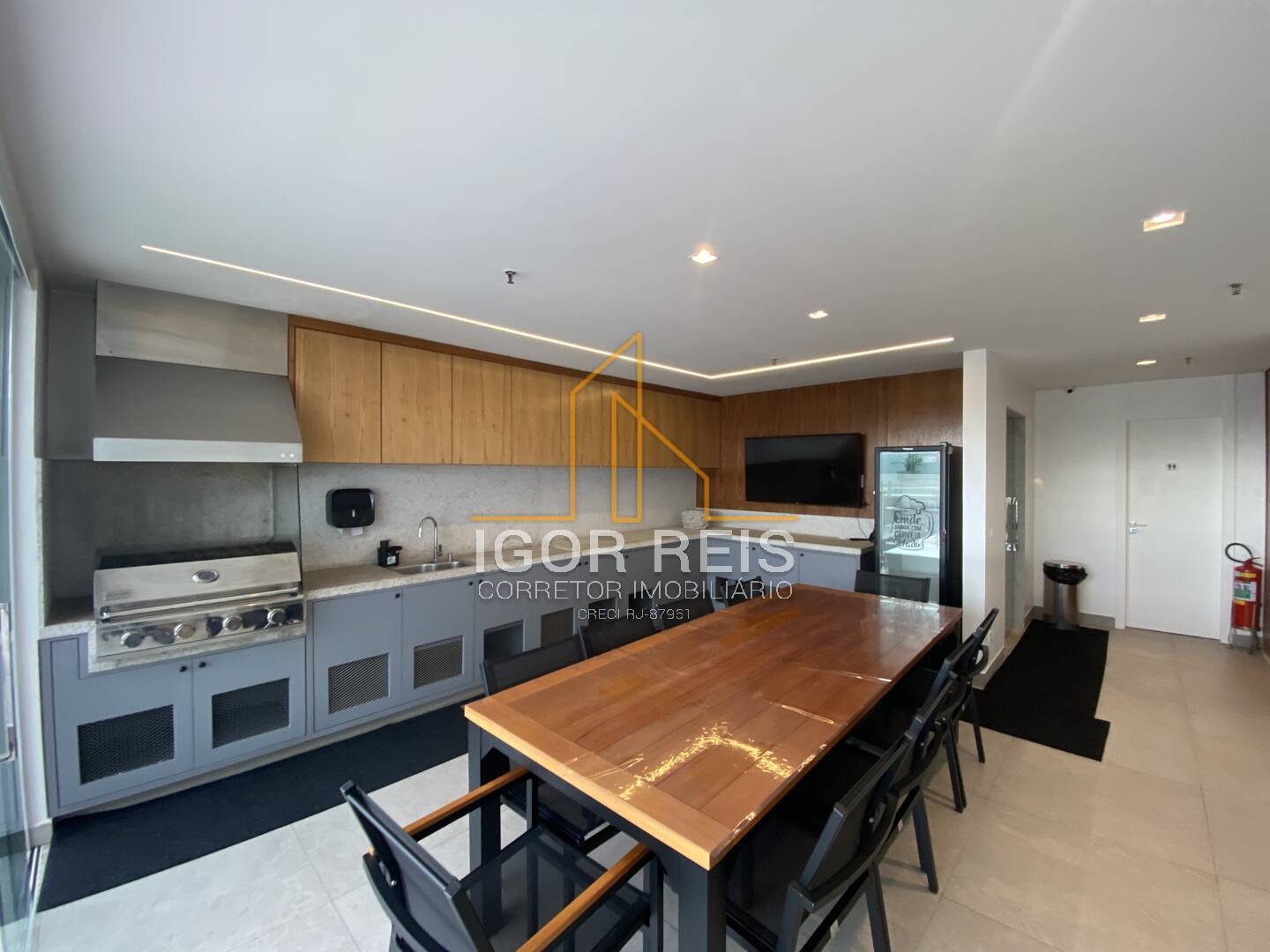 Apartamento para alugar com 3 quartos, 140m² - Foto 11