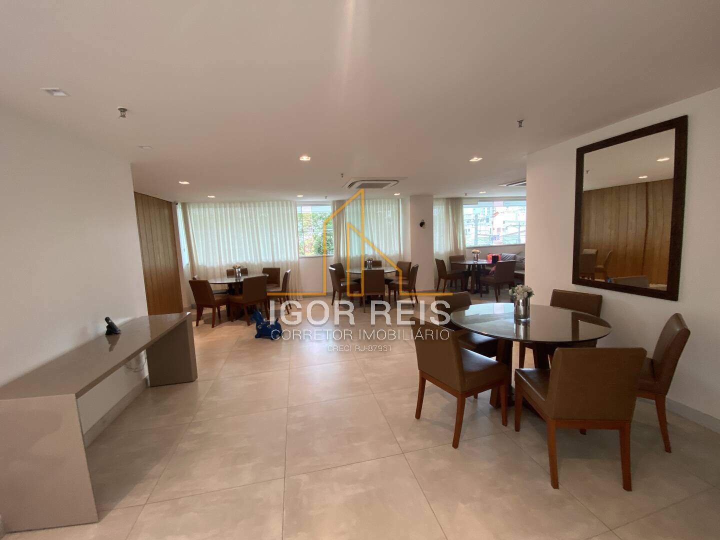 Apartamento para alugar com 3 quartos, 140m² - Foto 13