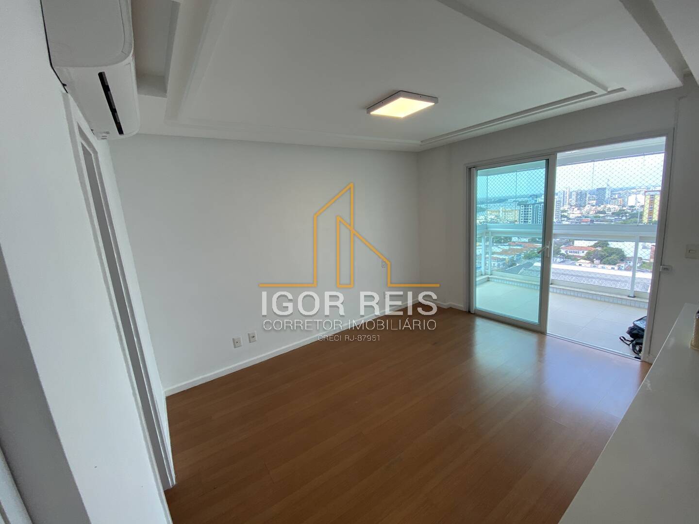Apartamento para alugar com 4 quartos, 200m² - Foto 12