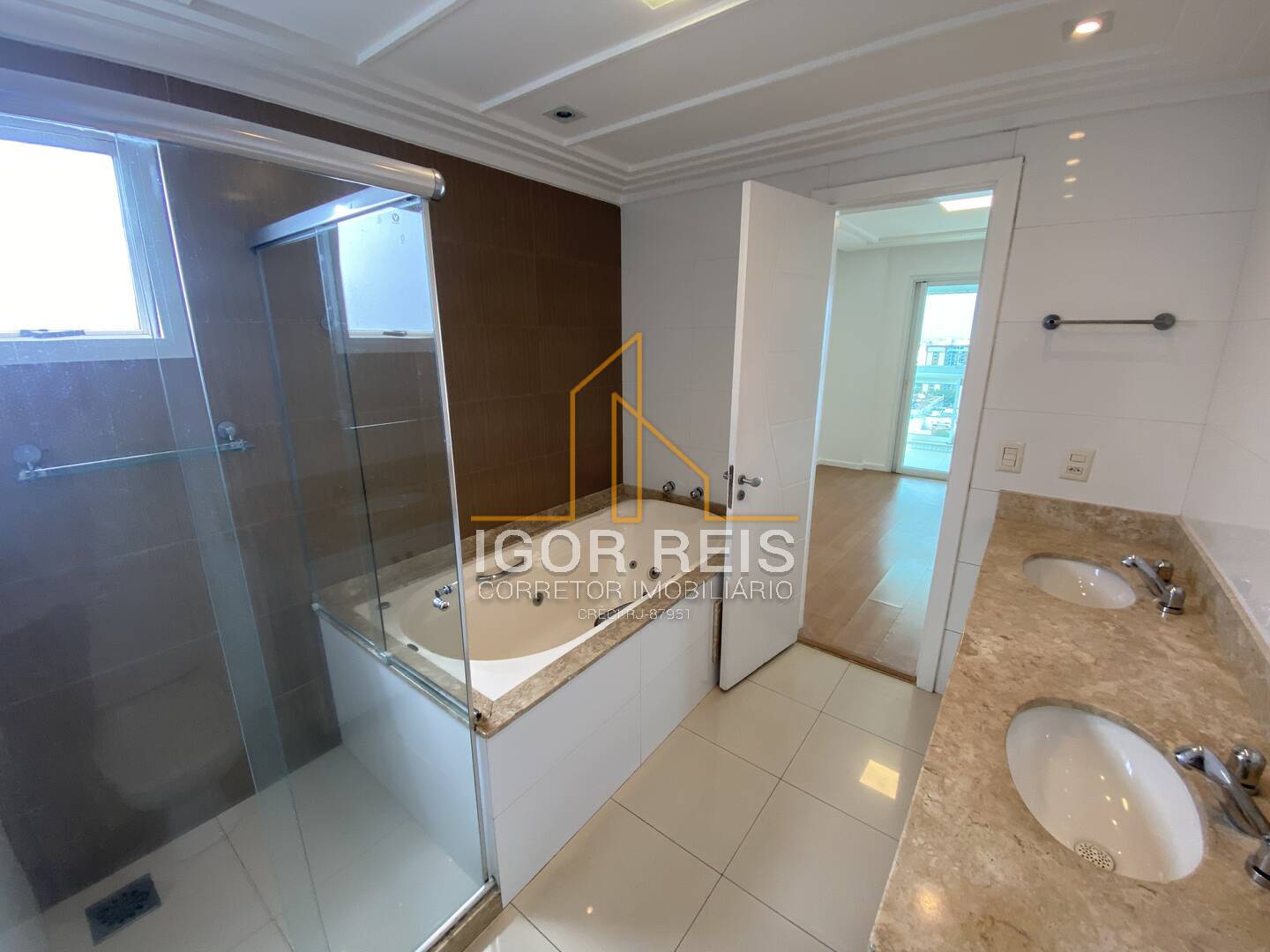 Apartamento para alugar com 4 quartos, 200m² - Foto 14