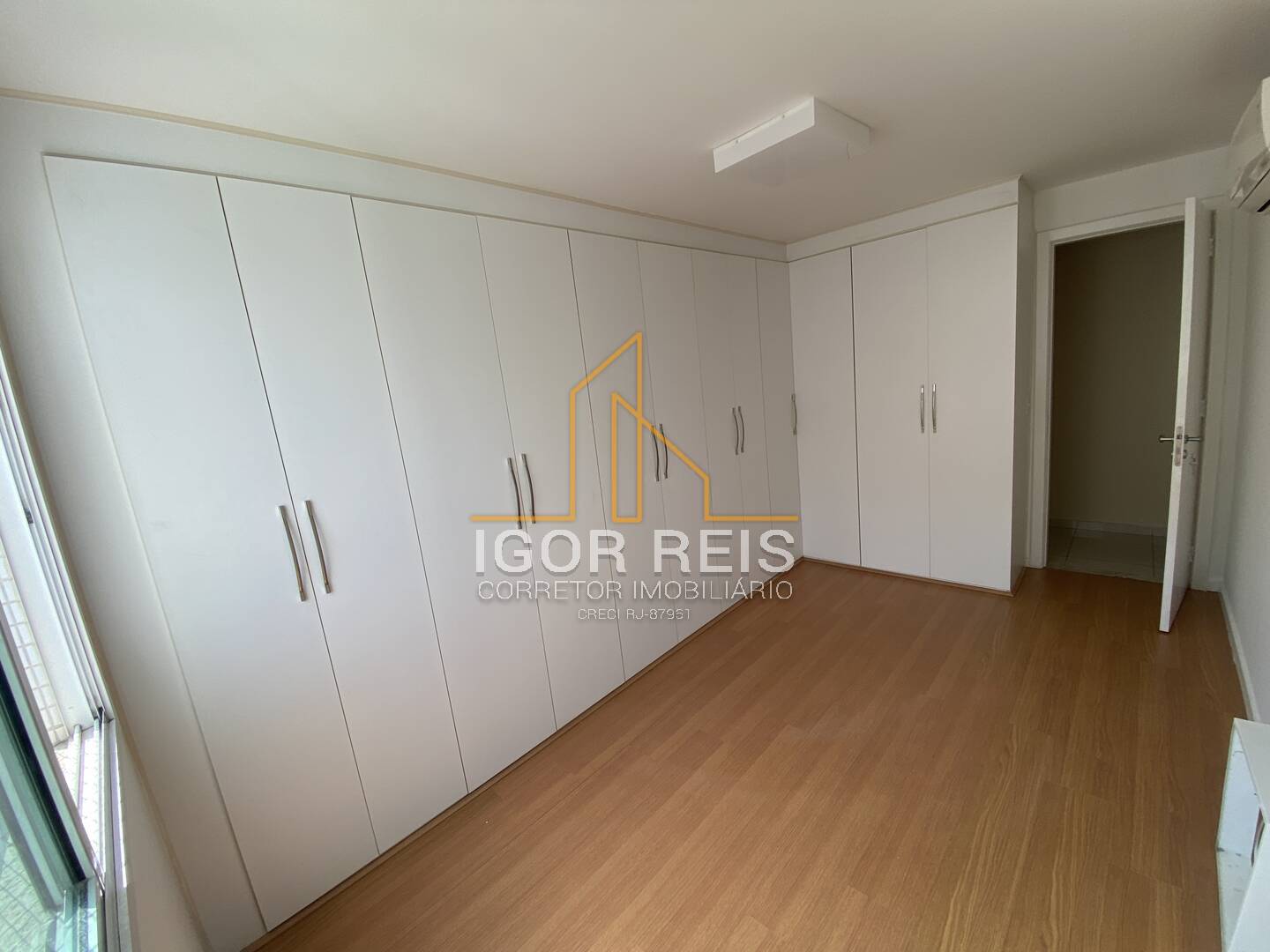 Apartamento para alugar com 4 quartos, 200m² - Foto 17