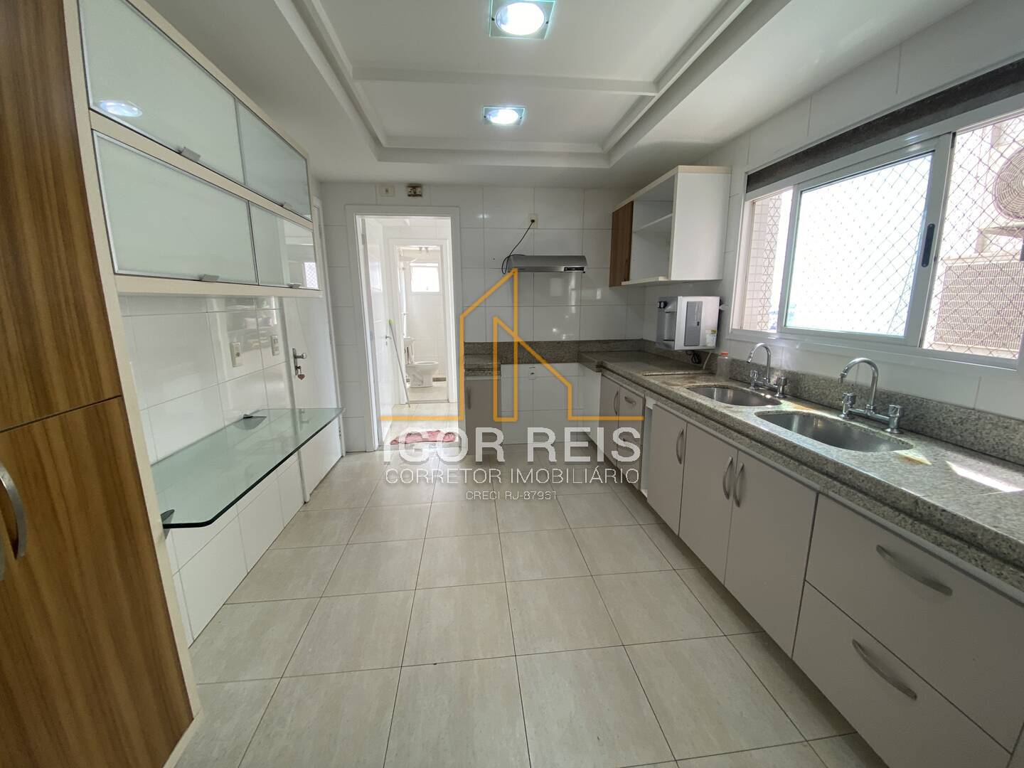 Apartamento para alugar com 4 quartos, 200m² - Foto 7