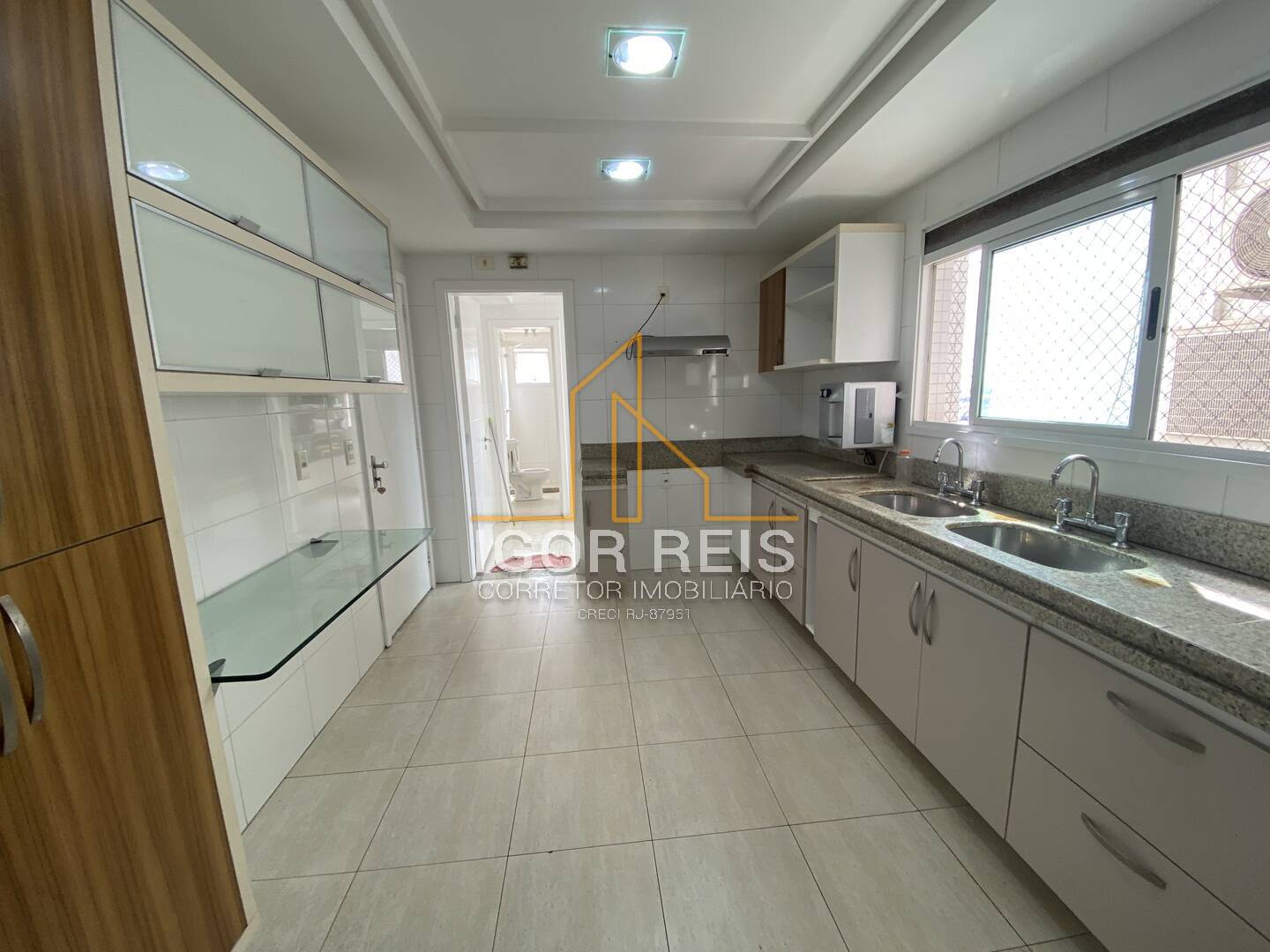 Apartamento para alugar com 4 quartos, 200m² - Foto 9