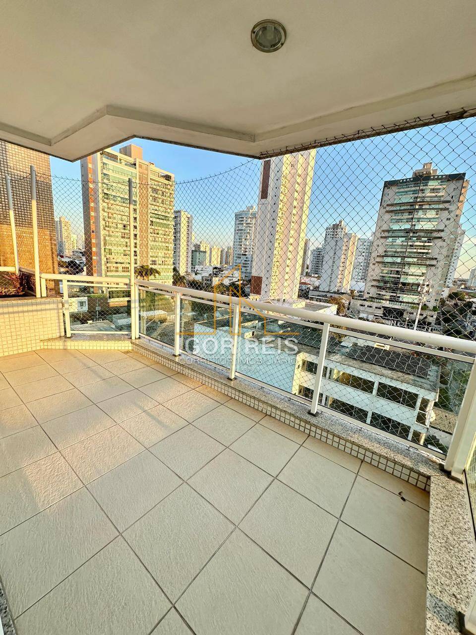 Apartamento para alugar com 3 quartos, 160m² - Foto 13