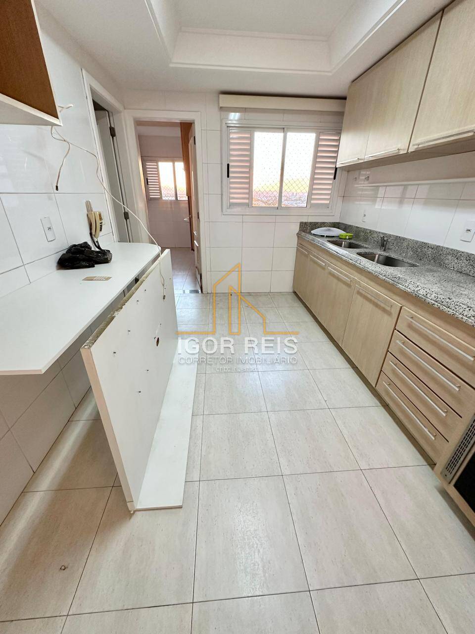 Apartamento para alugar com 3 quartos, 160m² - Foto 10
