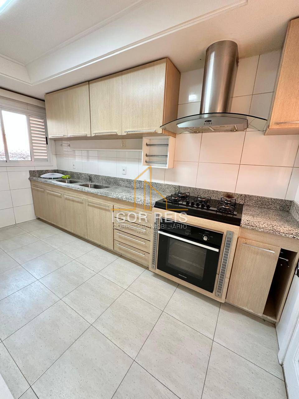 Apartamento para alugar com 3 quartos, 160m² - Foto 9