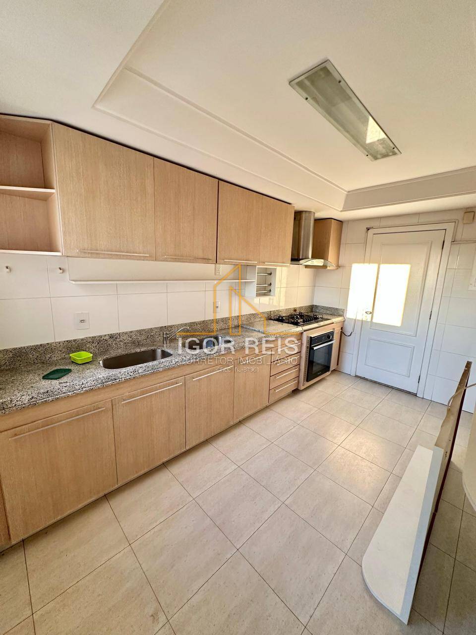 Apartamento para alugar com 3 quartos, 160m² - Foto 21
