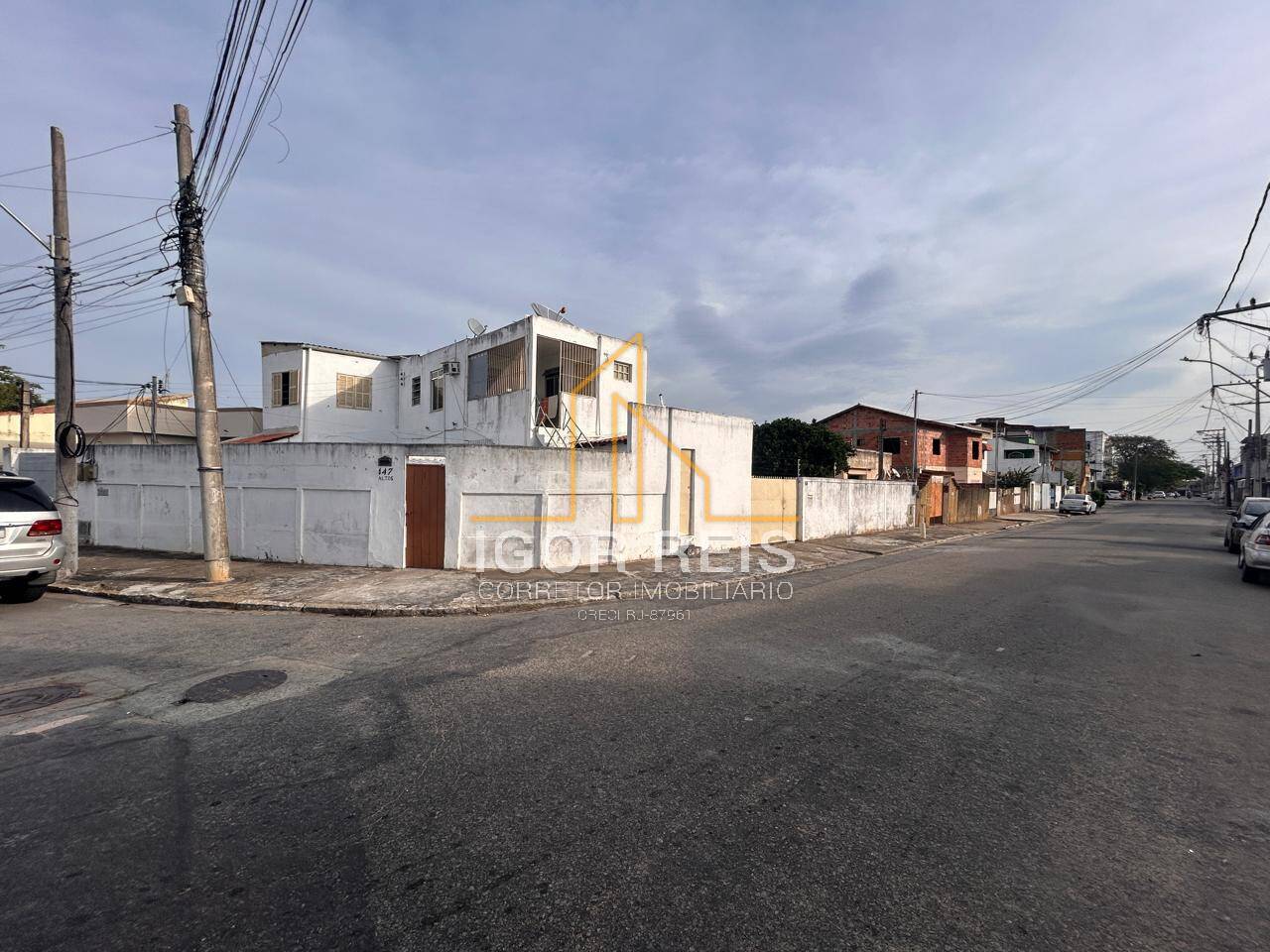 Casa à venda com 3 quartos, 175m² - Foto 1